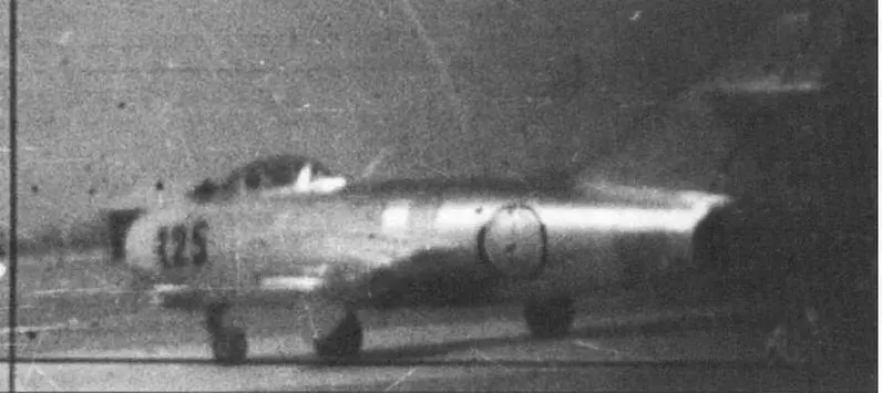 Истребитель МиГ15 111025 летчик ст лейтенант АПГоголев 2я АЭ 176 ГвИАП - фото 173