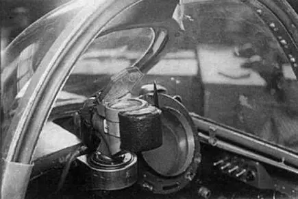 Установка прицела ПКИ1 и размещение приборов в кабине самолета СП1 - фото 74