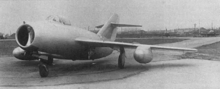 Серийный самолетразведчик МиГ15Рбис 55210101 с 600литровыми ПТБ улучшенной - фото 81