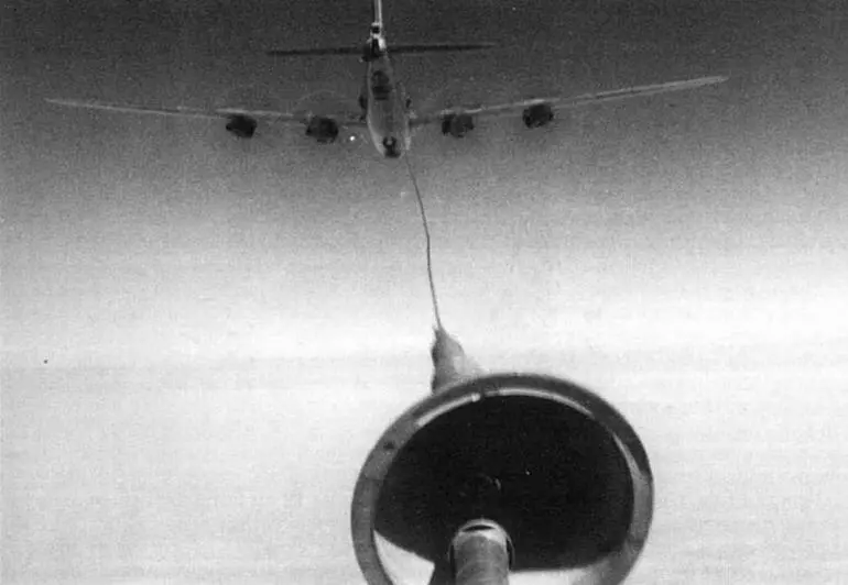 Истребитель МиГ15 - фото 92