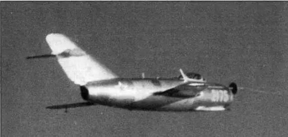 Истребитель МиГ15 - фото 93