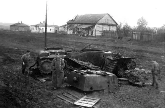 Танк КВ1 Челябинского тракторного завода выпуска августа 1941 года - фото 107