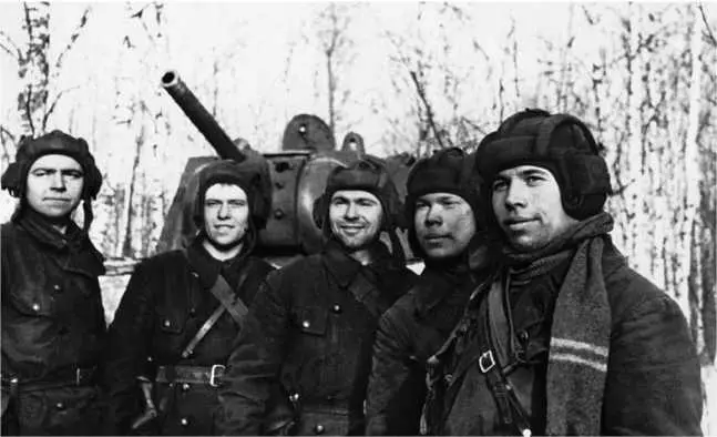 Экипаж танка КВ1 под командованием лейтенанта Н Киндера крайний справа у - фото 116