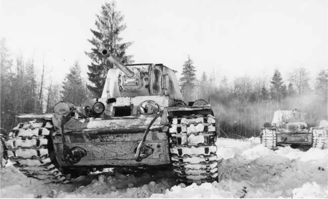 Танки КВ1 в учебной атаке Калининский фронт зима 1942 года ЦМВС Южный - фото 129