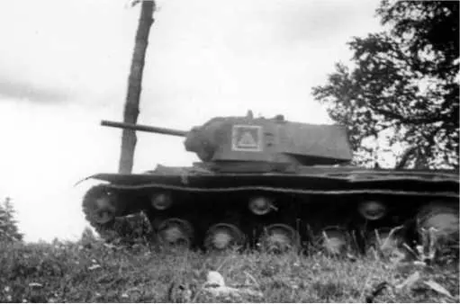 Танк КВ1 на марше Калининский фронт август 1942 года На башне обозначение в - фото 167
