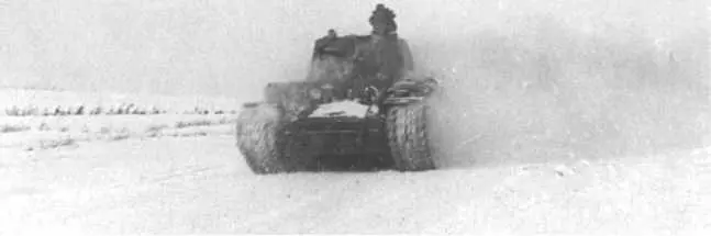 Танк КВ1 6728 движется по шоссе на максимальной скорости Февраль 1942 года - фото 76
