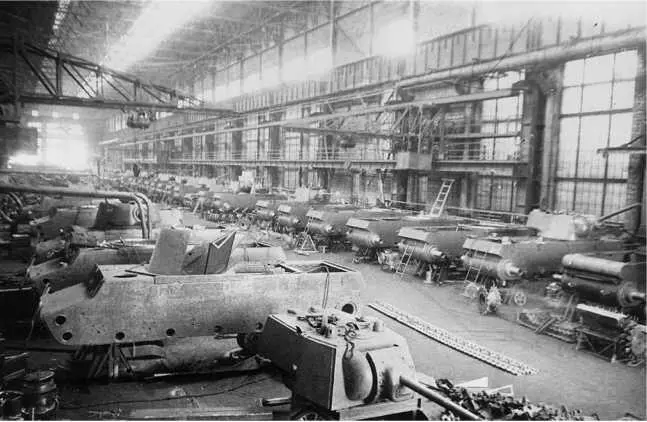 Цех сборки танков КВ1 на Челябинском Кировском заводе Апрель 1942 года - фото 80
