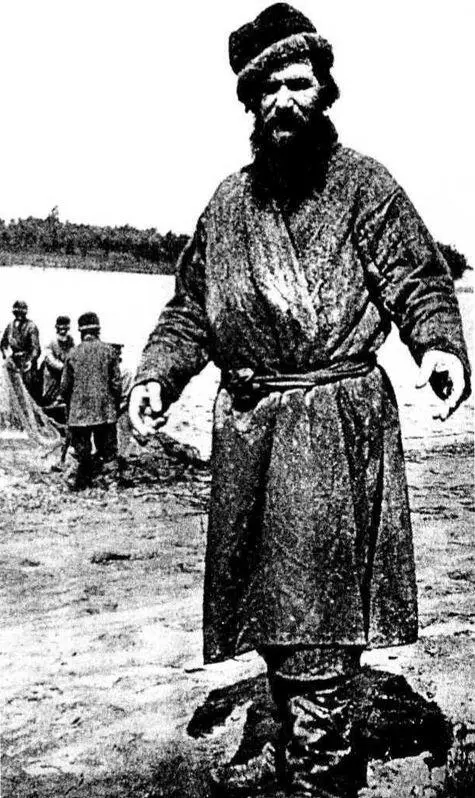 Распутин на берегу реки Туры недалеко от его родного села Покровского - фото 6