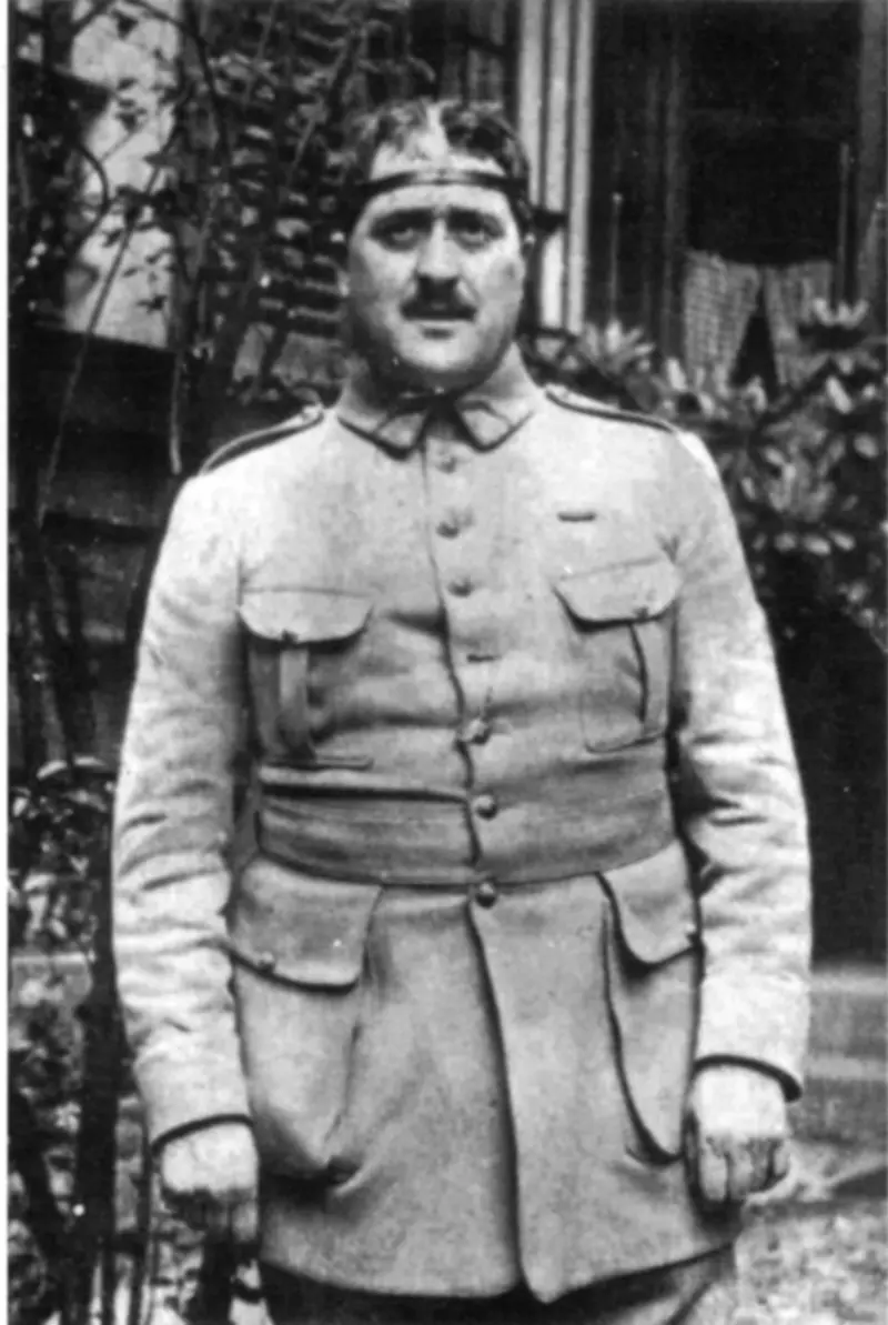 Гийом Аполлинер в 1917 г Частная коллекция Человек без родины бедняк - фото 16