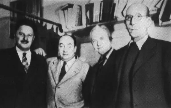 Слева направо Н Хикмет П Неруда Л Арагон А Санчес 1951 - фото 16
