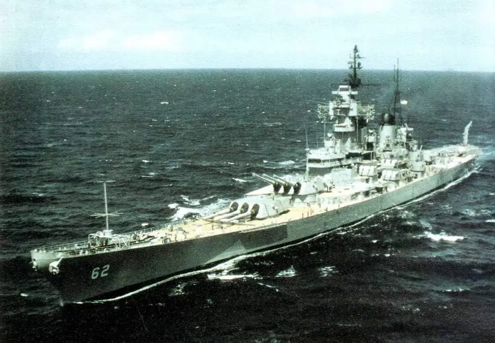 НьюДжерси у берегов Вьетнама 1968 г Залп линкора АЙова 1984 г - фото 85
