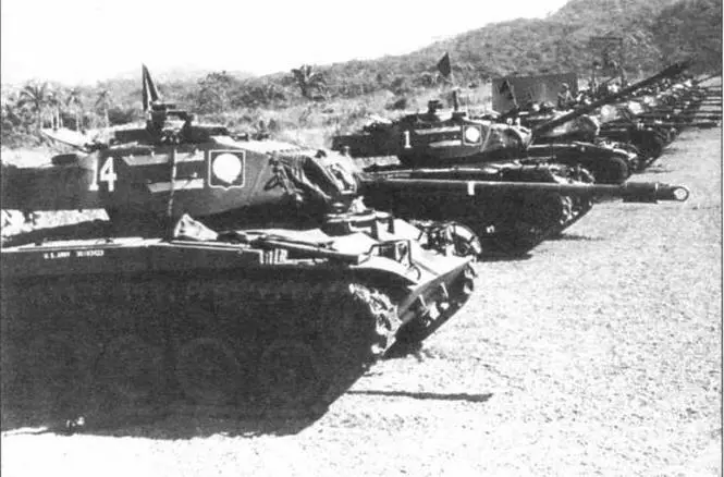 Танки М41 34го танкового полка армии США во время маневров в Зоне Панамского - фото 61