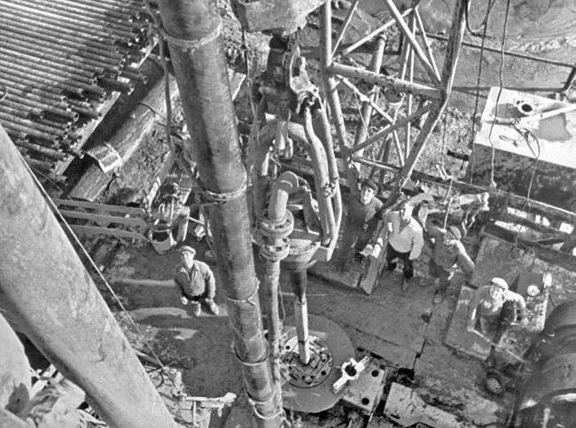 Шаимское нефтяное месторождение открыто в Тюменской области 21 июня 1960 г - фото 29