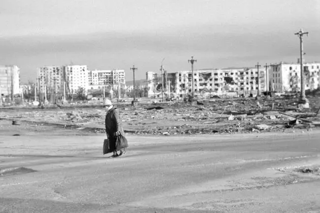 Город Грозный в 1996 году Офицерам на совещаниях сообщали что по сведениям - фото 63