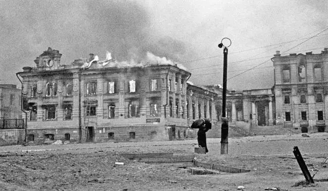 Сталинград 1943 год Доложили Верховному Главнокомандующему Сталин поначалу не - фото 112