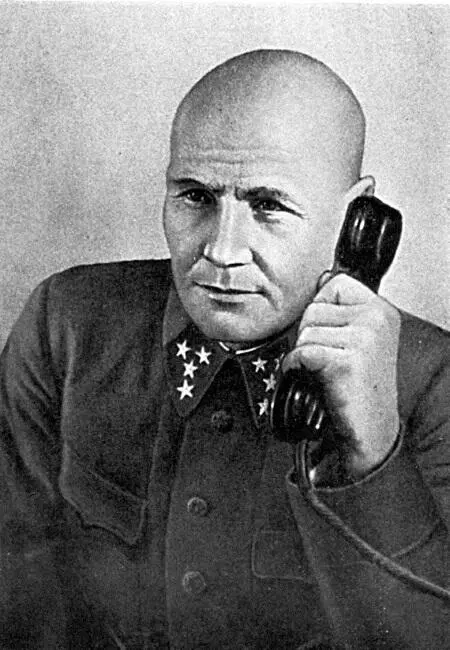 Командующий Западным фронтом генералполковник И С Конев Сентябрь 1941 г - фото 81