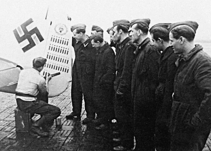Ответственный процесс рисования абшуссбалкенов ФВ190 принадлежит Антону - фото 138