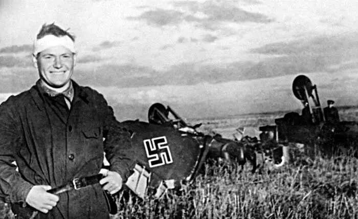 Летчикистребитель 237го истребительного авиационного полка сержант И М - фото 142