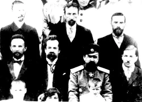 Генерал ЭУ Айронсайд и генераллейтенант ВВ Марушевский Члены Временного - фото 21