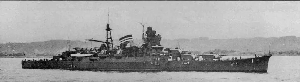 Микума в апреле 1939 года Судзуя в 1939 году Такао в доке N5 базы - фото 93