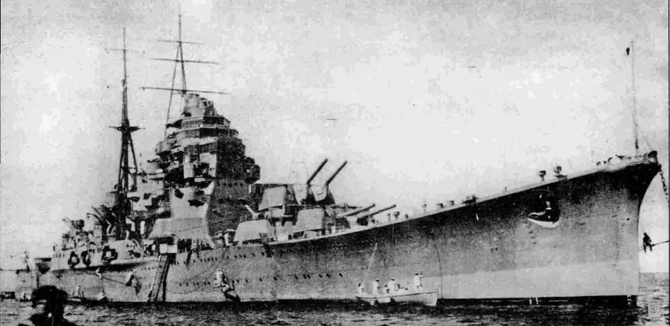Атаго на рейде Йокосуки 1932 год Средняя часть Текай 1938 год - фото 98