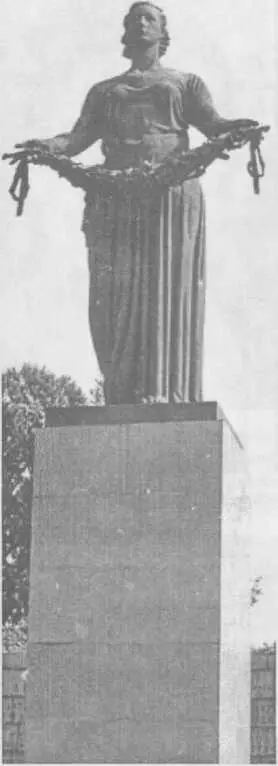 Пискаревское мемориальное кладбище в г СанктПетербурге где похоронены - фото 29