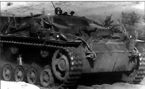 САУ StuGHI 191го дивизиона штурмовых орудий Грузовик 111й пд на - фото 31