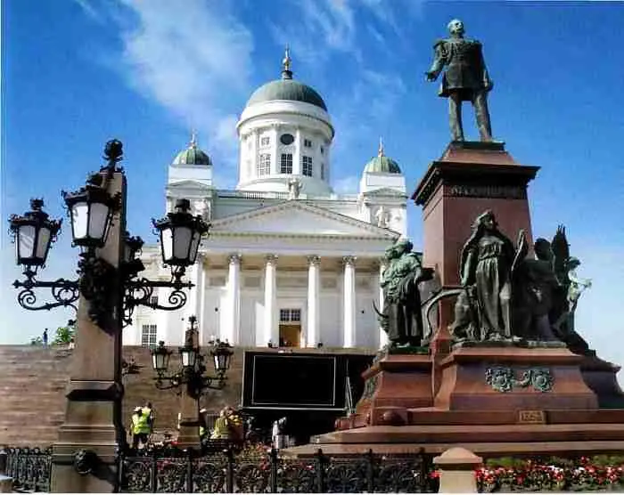 Памятник русскому царю Александру II в Хельсинки В 1809 году Финляндия вошла в - фото 15
