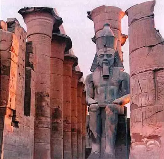 Храм в Луксоре Если времени на осмотр Каира немного надо сразу ехать в - фото 12