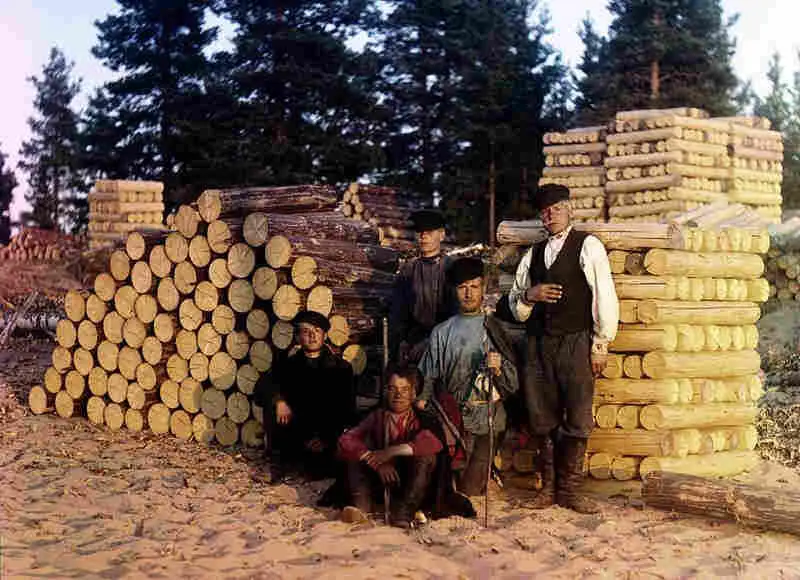 С М ПрокудинГорский Пильщики на Вытегре 1909 год Но при этом - фото 175