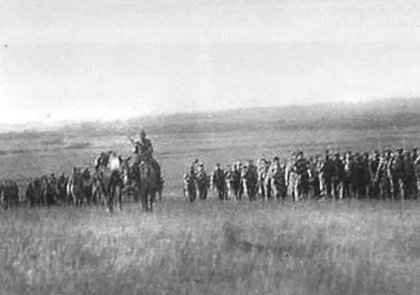Отряд М Г Дроздовского идет из Бессарабии на Дон Мартапрель 1918 г Михаил - фото 13