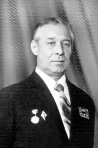 Рис 358 Николай Алексеевич Щелоков Рис 359 Щелокова Иваний Александра - фото 159