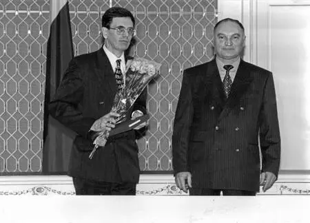 Рис 3144 Вручение А Т Фоменко Государственной Премии РФ 1996 год Рис - фото 255