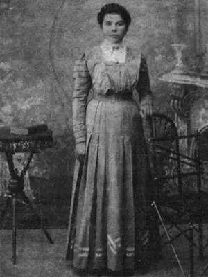 Мария Яковлевна Сморчкова ур Шишкина Фото 1910х гг из семейного архива - фото 76