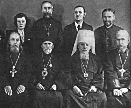 Архиепископ Алексий Симанский и митрополит Григорий Чуков с представителями - фото 86