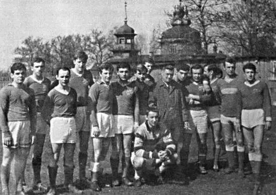 Во все годы Коломяги служили очагом спорта На фото команда - фото 97