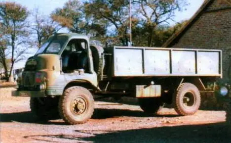 Bedford RL на базе в Родезии Мешки с песком имели свойство намокать во время - фото 66