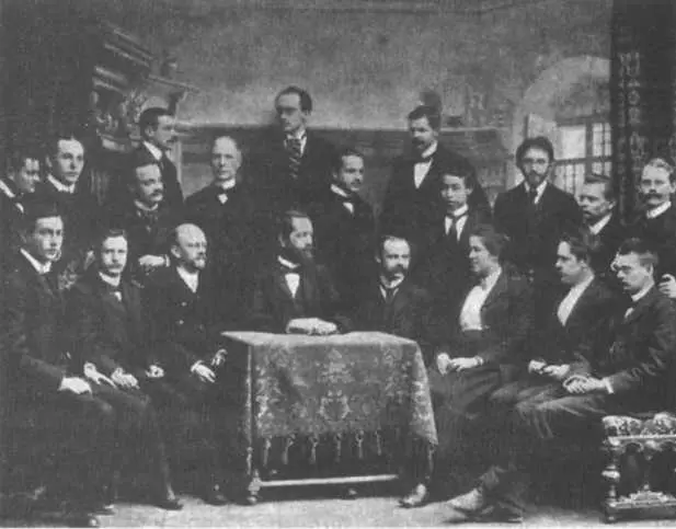 Математический клуб Гёттингена 1902 год В центре Клейн основатель клуба - фото 13