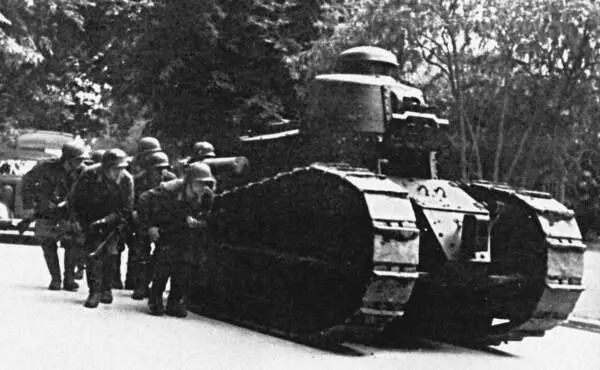 Renault FT17 Somua S35 Sd Kfz 252 бронированный транспортер боеприпасов - фото 55