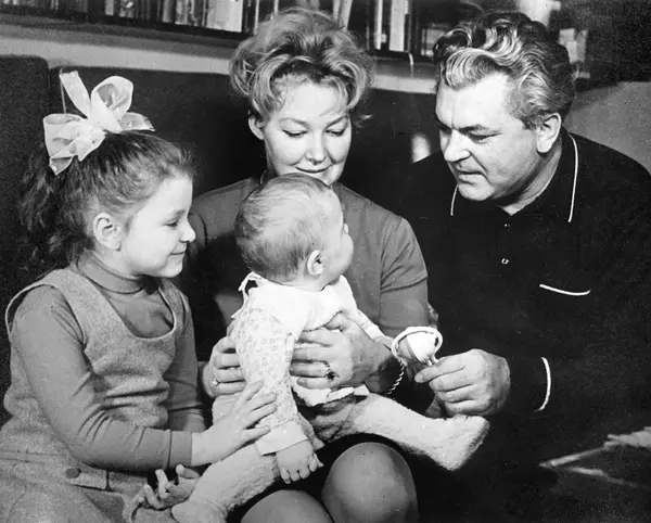 Алёна и Федя Бондарчуки родились на Войне и мире Мы с Сергеем Фёдоровичем - фото 18