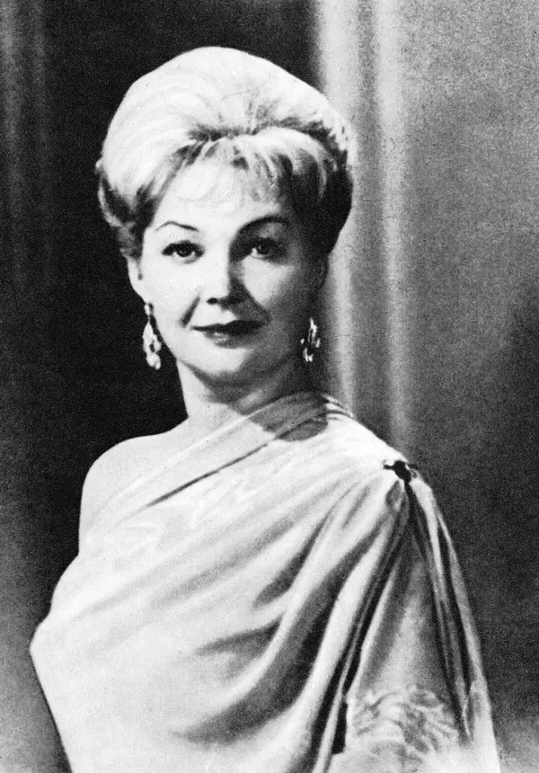 Ирина Скобцева в роли Элен Василий Лановой народный артист СССР Около 50 - фото 24