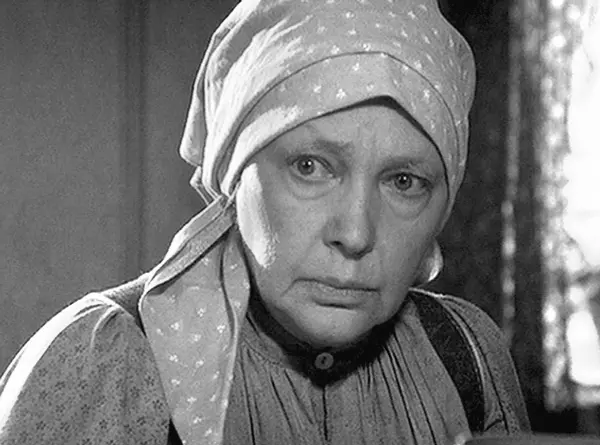 Ирина Скобцева в роли Василисы Ильиничны Сниматься я начала буквально с самого - фото 47