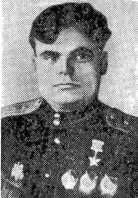 З И Макаров В лучах заходящего солнца один за другим приземлялись самолеты - фото 45