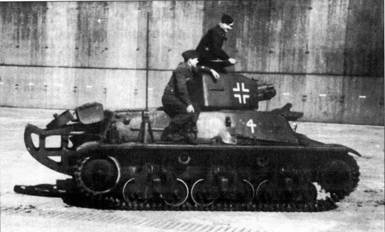 Трофейный танк 38Hf одной из частей Люфтваффе Машина вооружена 37мм пушкой - фото 31
