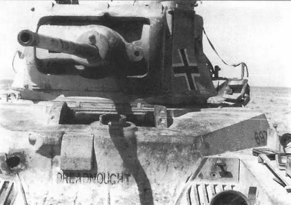 Этот подбитый британской артиллерией танк Матильда входил в состав 8го - фото 99