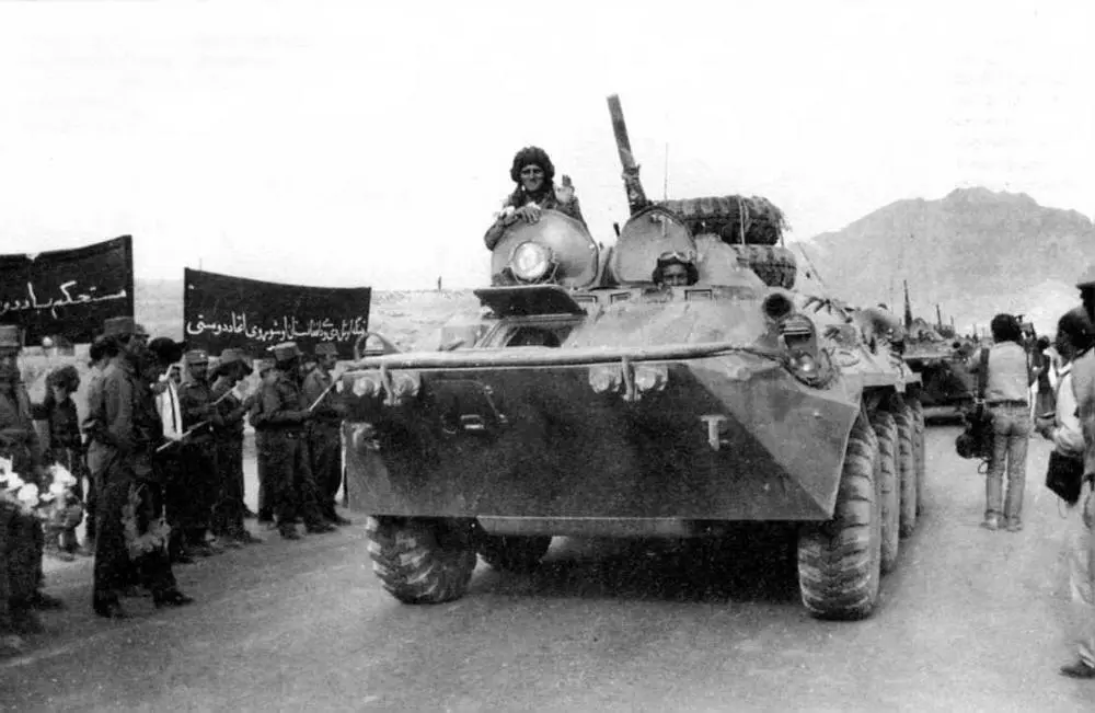 БТР80 одной из мотострелковых частей 40й армии на марше из Джалалабада в - фото 113