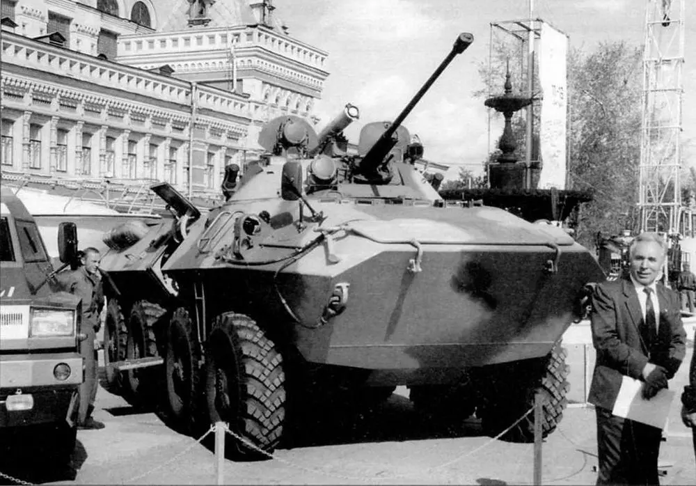 Первый образец бронетранспортера БТР90 на выставке Вооружение военная - фото 123