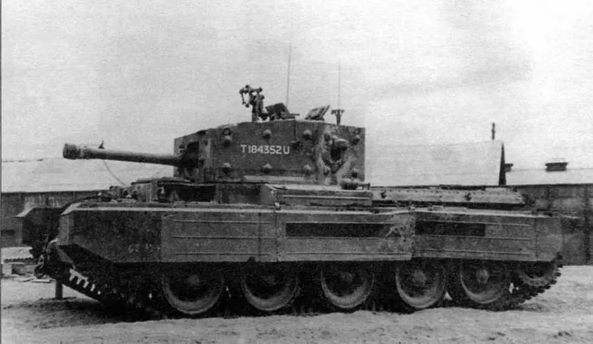 Крейсерский танк Cromwell III Эта машина оснащена бортовыми экранами не - фото 17