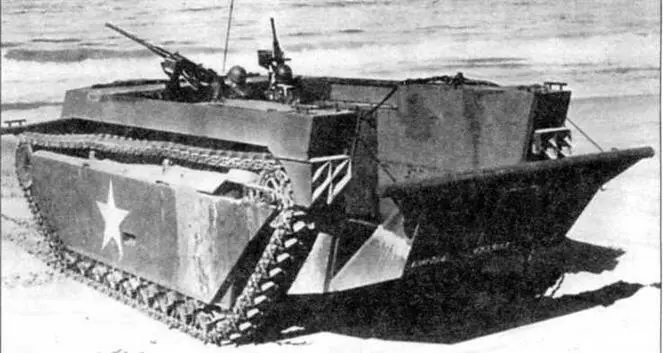 Вверху плавающий транспортер LVT4 В отличие от предшествующих моделей эта - фото 39