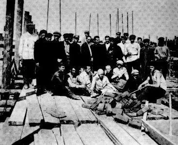 Н Никитин строительный десятник второй ряд четвертый слева 1928 г В - фото 8